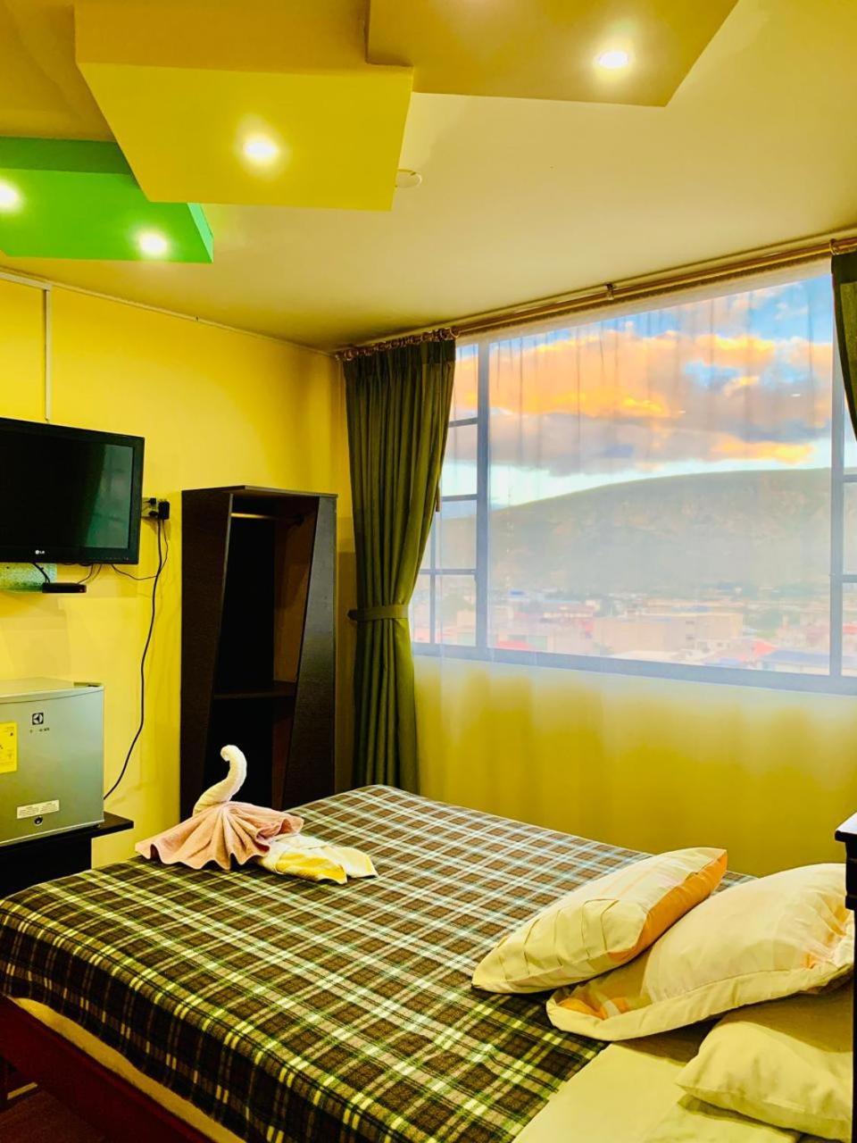 Dos Hemisferios Hotel กีโต ภายนอก รูปภาพ