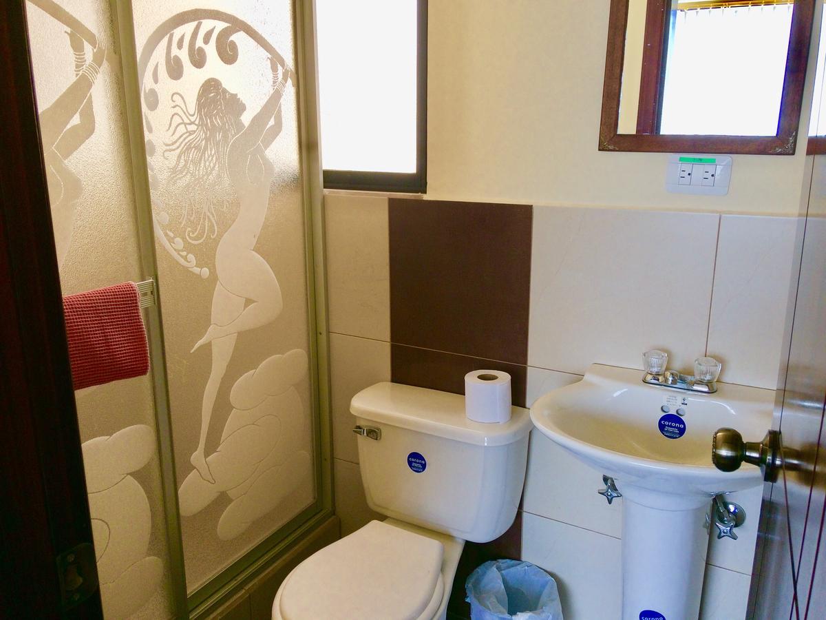 Dos Hemisferios Hotel กีโต ภายนอก รูปภาพ
